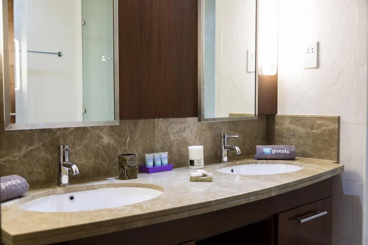 Higuests - Luxury Apt With Balcony, Steps From Burj Khalifa Apartment Dubai