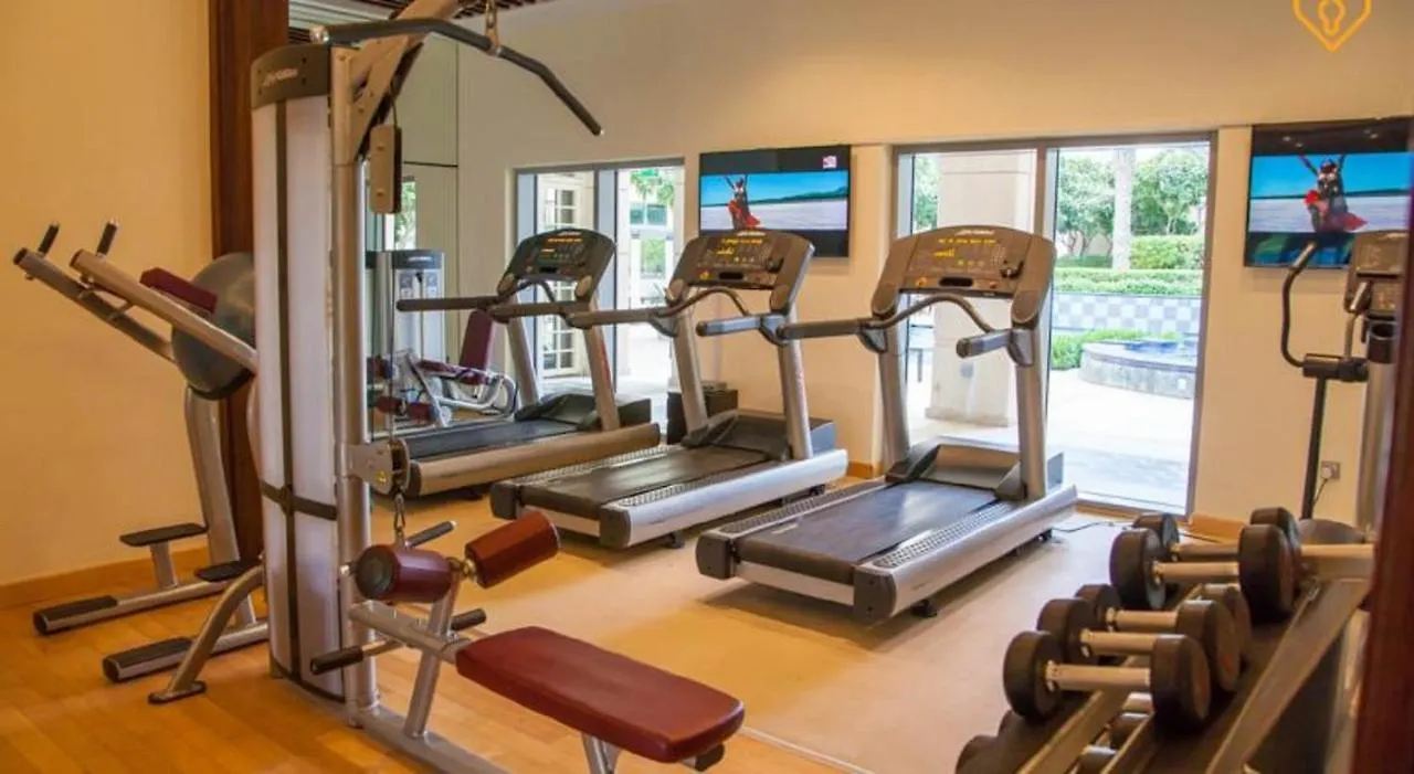 Higuests - Luxury Apt With Balcony, Steps From Burj Khalifa Apartment Dubai